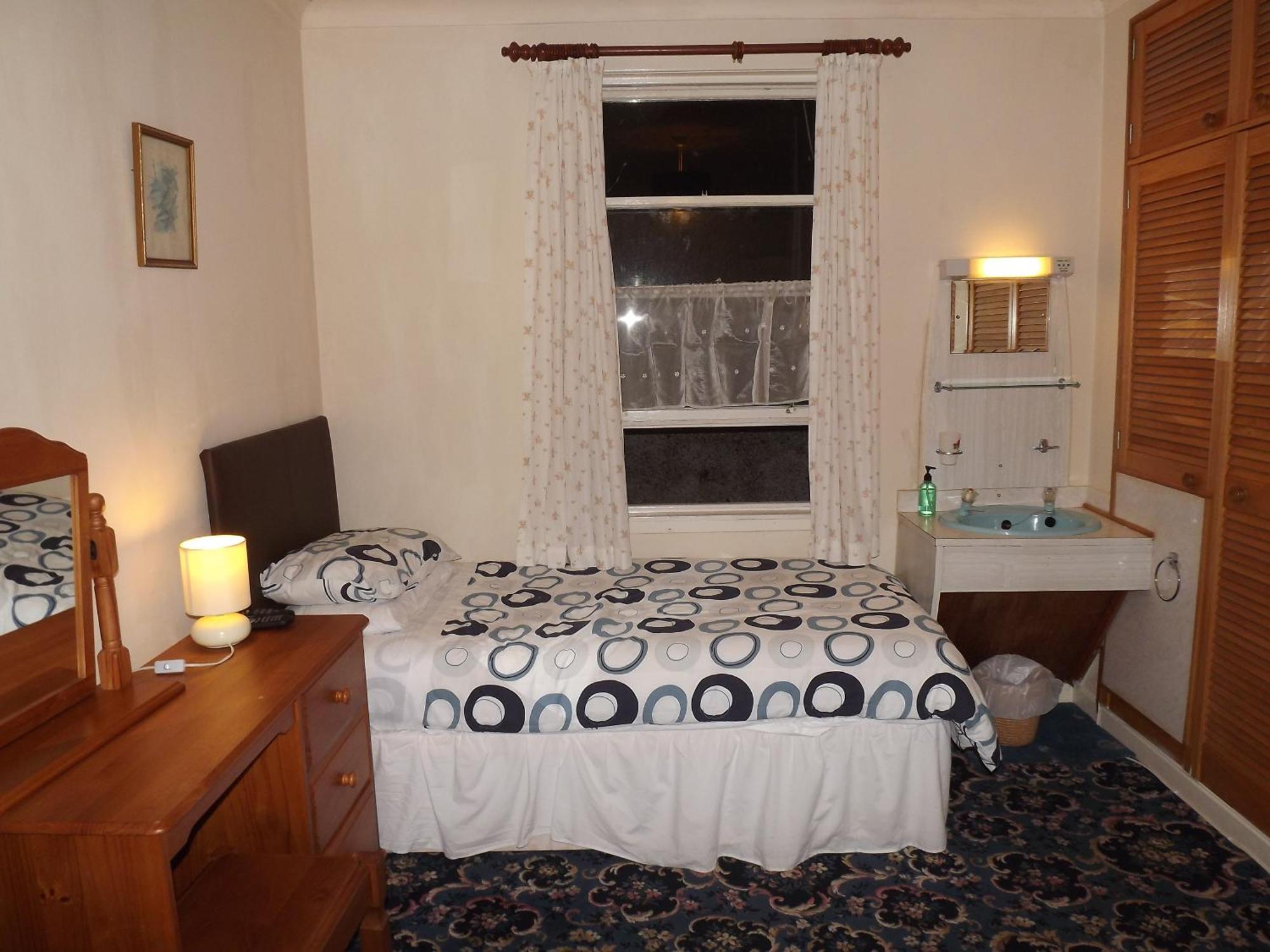 Glenavon Homestay Оубън Екстериор снимка